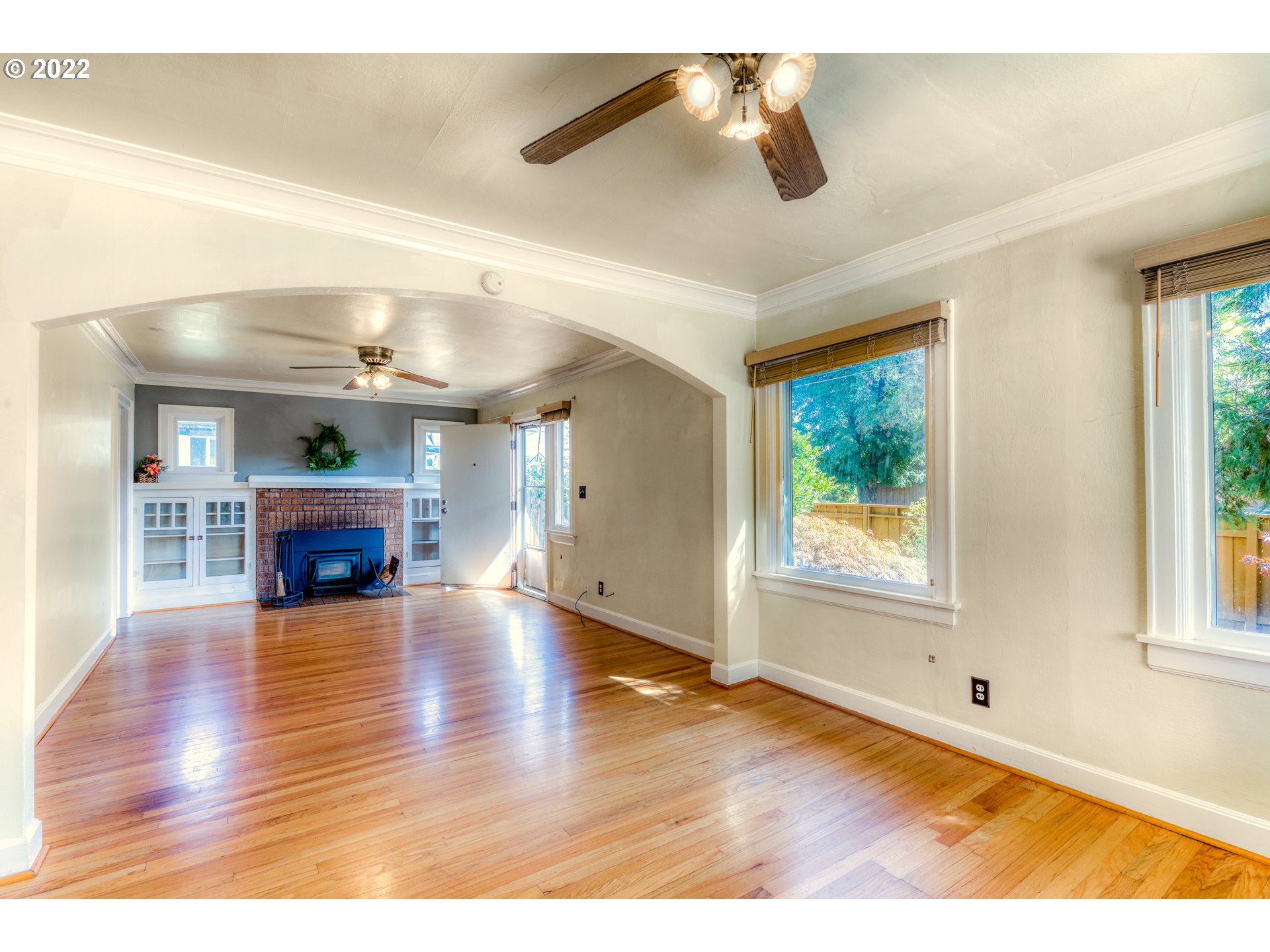 924 Chambers Street Eugene, OR 97402 - Photo 7 of 27 a view of an empty room and fire place