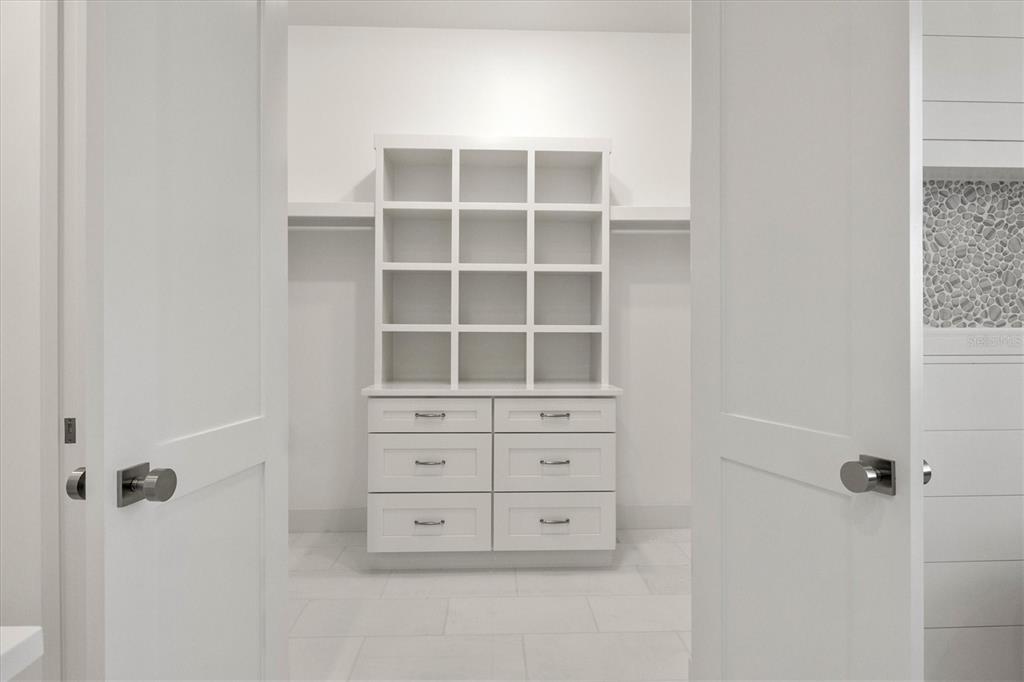 847 Belcher Road Boca Grande, FL 33921 - Photo 45 of 99 a view of an empty walk in closet