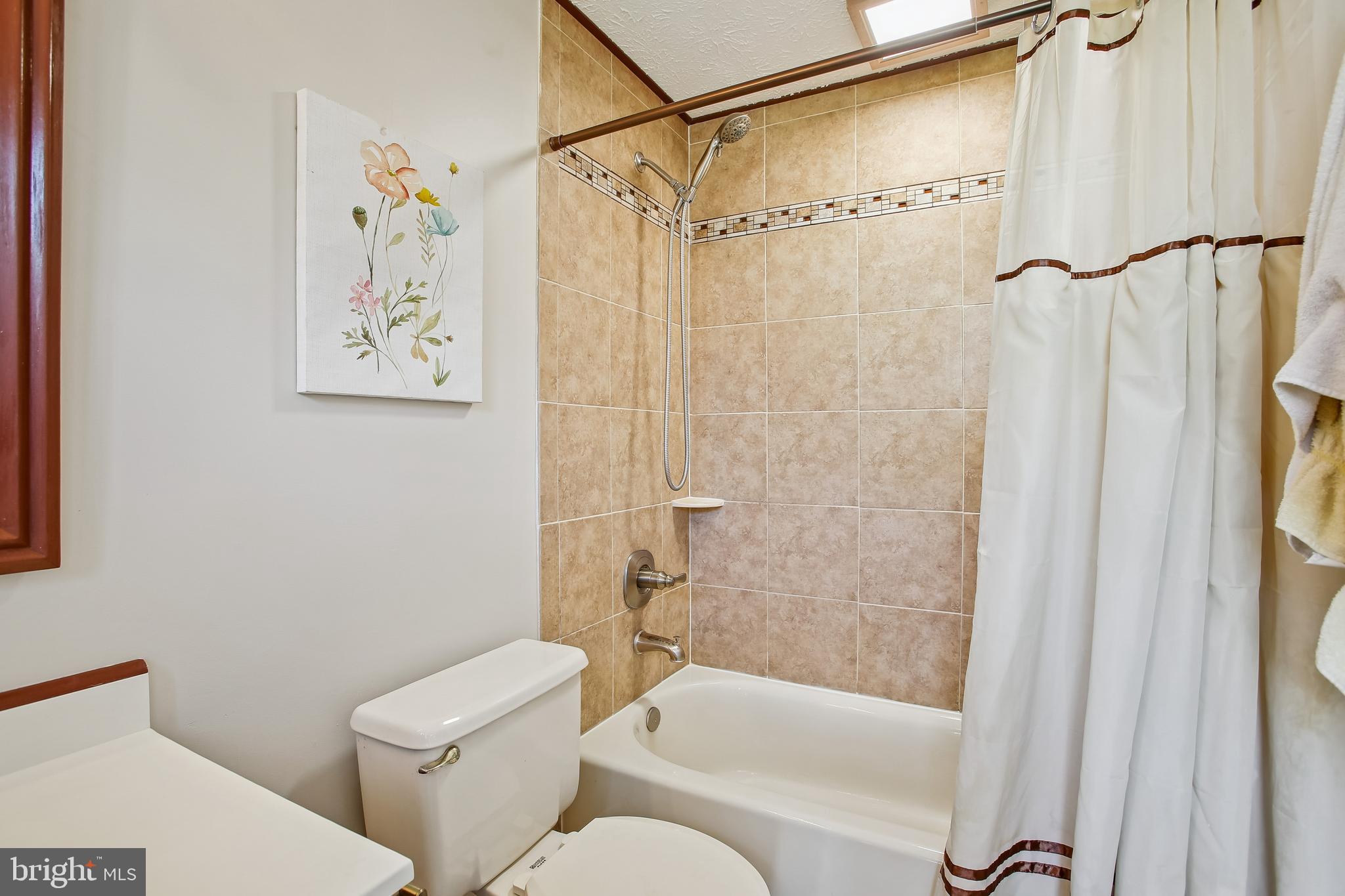 4566 Rincon Place Dumfries, VA 22025 - Photo 20 of 39 Full en-suite bath