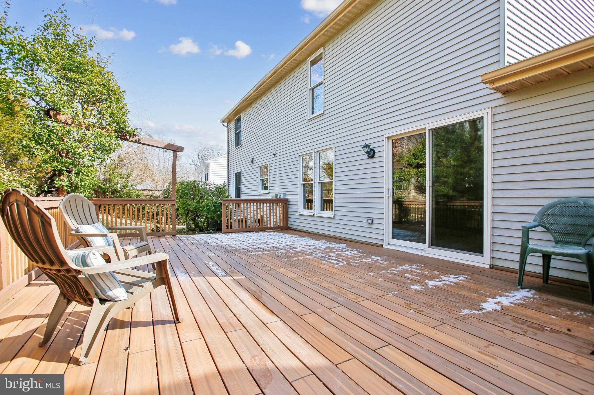 4566 Rincon Place Dumfries, VA 22025 - Photo 5 of 39 Spacious trex deck