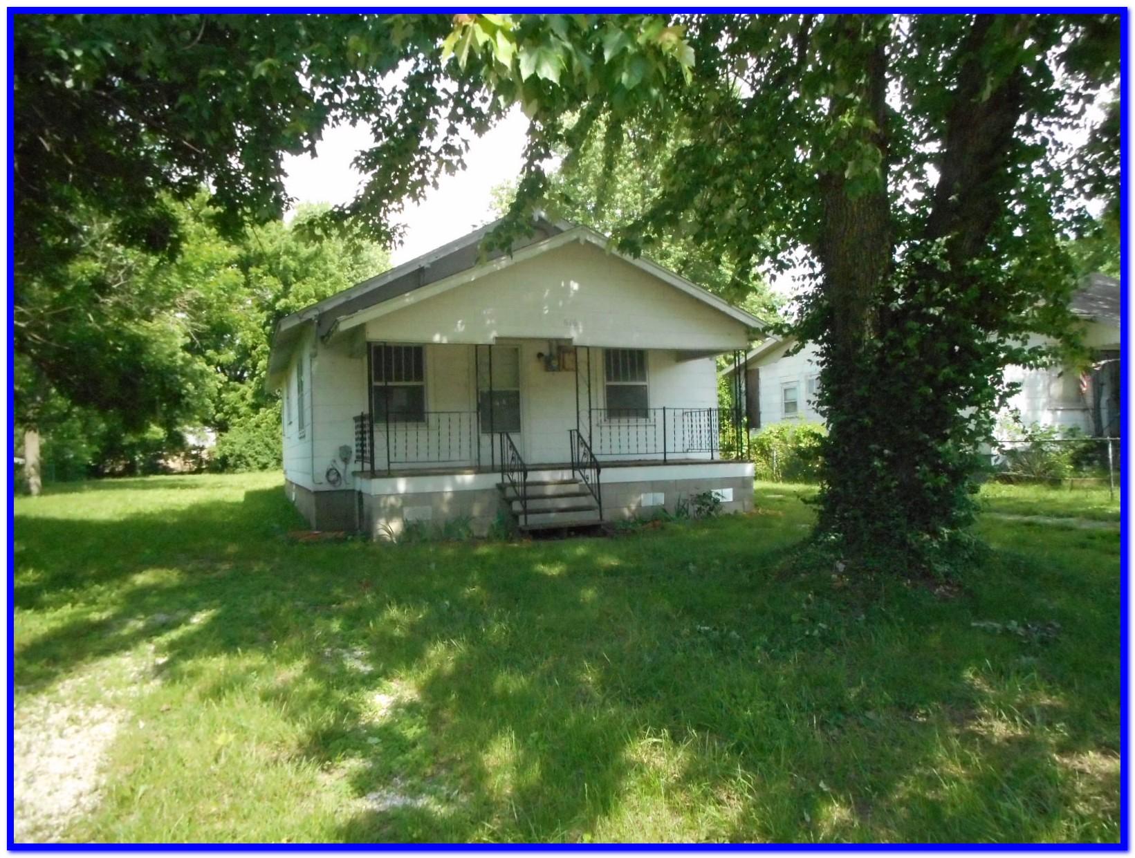 616 North Warren Avenue Springfield, MO 65802 - Photo 1 of 1 DSCN9884_tn