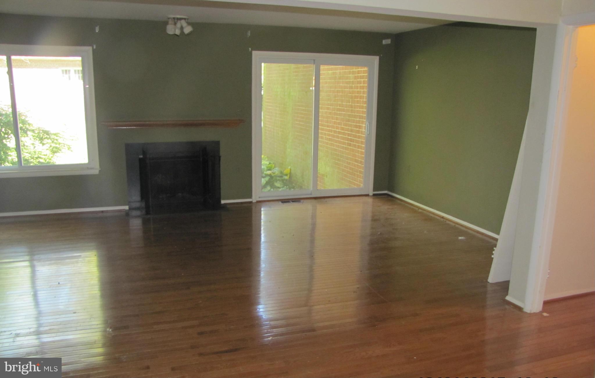 1903 Greenberry Road, Unit 1903 Baltimore, MD 21209 - Photo 4 of 9 Interior (General)