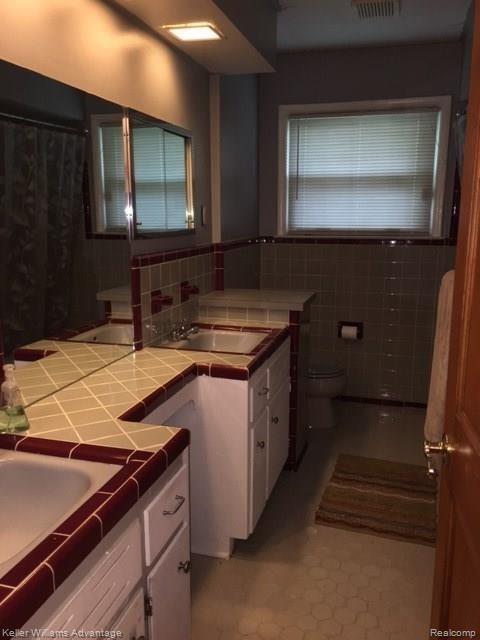 26049 Drake Road Farmington Hills, MI 48331 - Photo 18 of 30