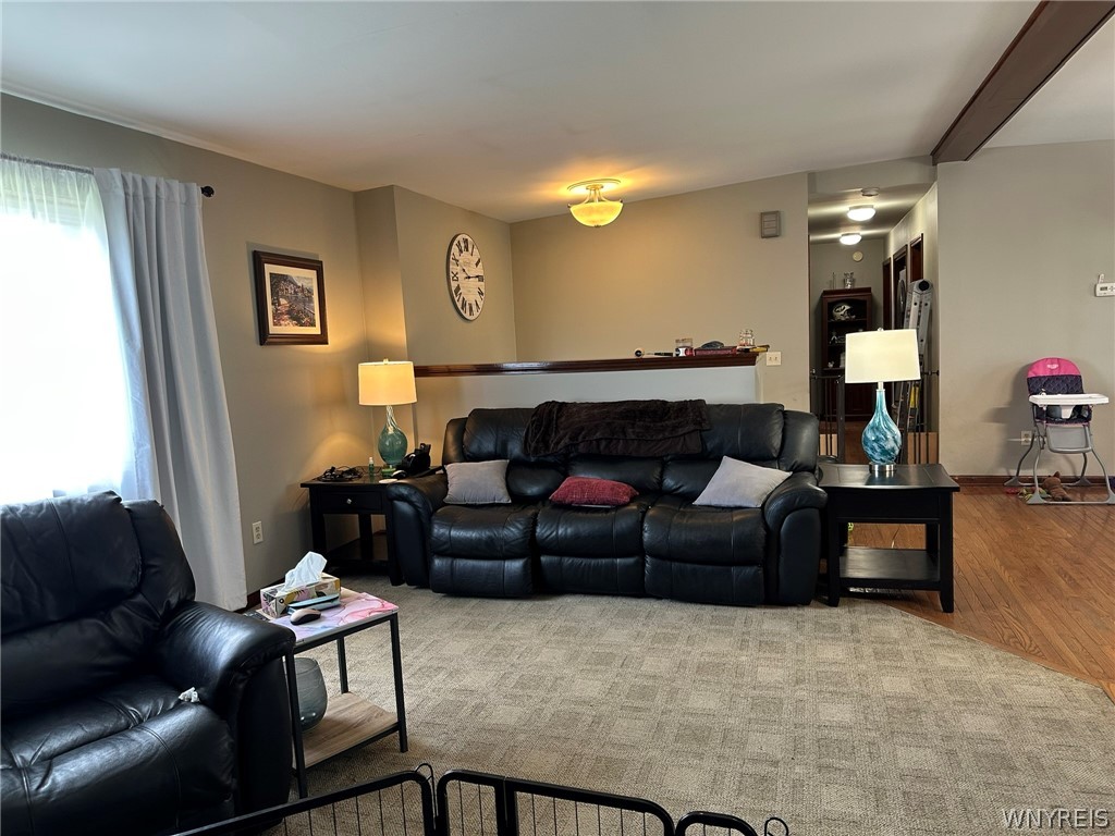 3844 Mapleton Road Wheatfield, NY 14120 - Photo 8 of 46