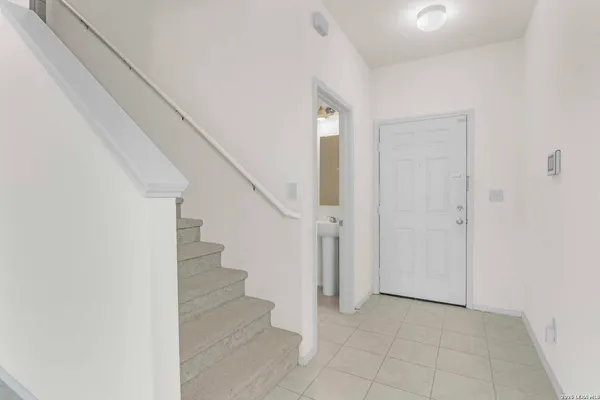 $1,895 | 11239 Long Rider, San Antonio, TX 78254