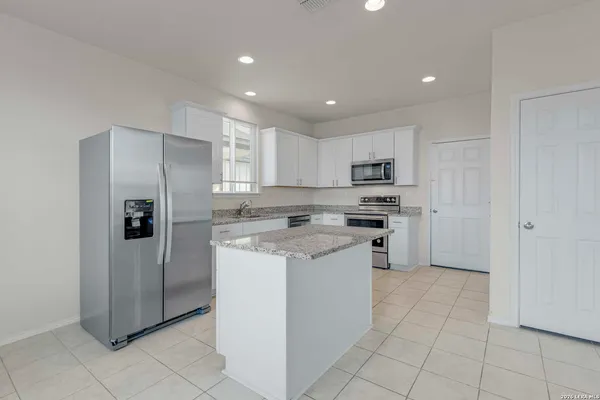 $1,895 | 11239 Long Rider, San Antonio, TX 78254