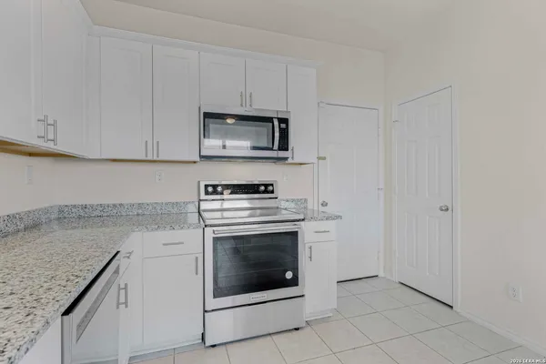 $1,895 | 11239 Long Rider, San Antonio, TX 78254