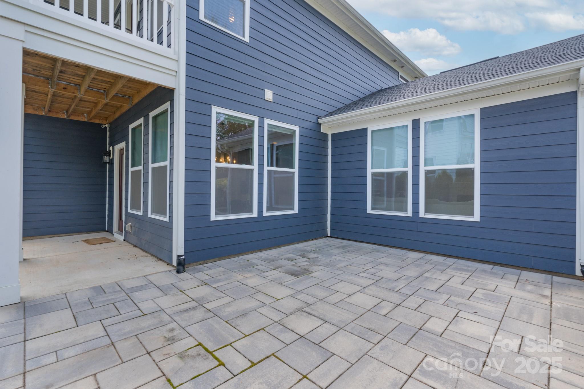 1180 Weir Court Fort Mill, SC 29708 - Photo 31 of 37 an empty room with windows