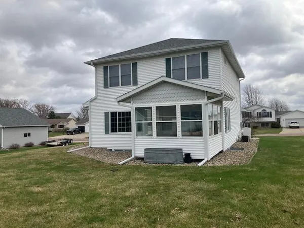 $364,500 | 1305 5th Street Northeast, Waseca, MN 56093