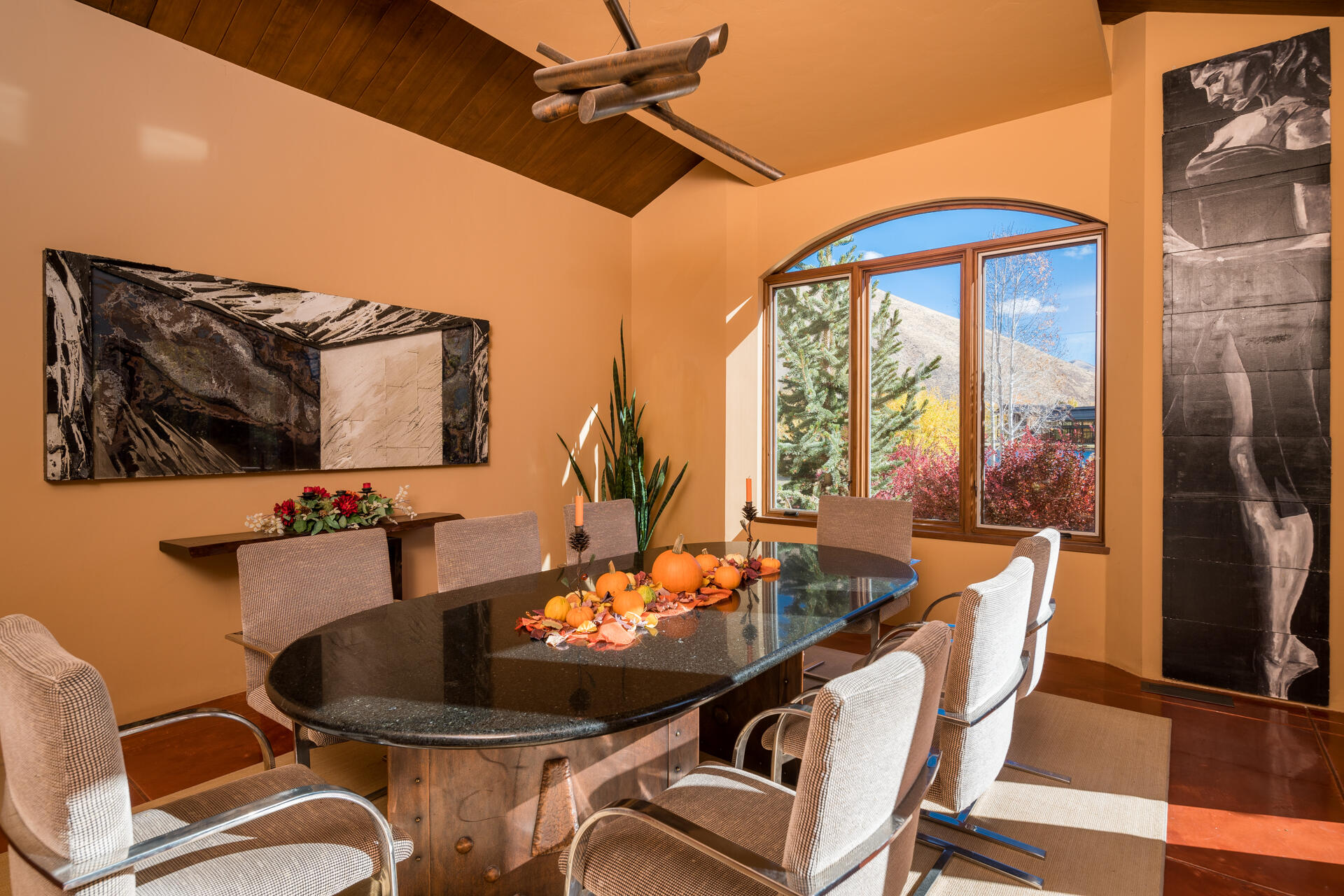 35 Greenhorn Road Blaine County, ID 83333 - Photo 18 of 55 Dining room with art walls