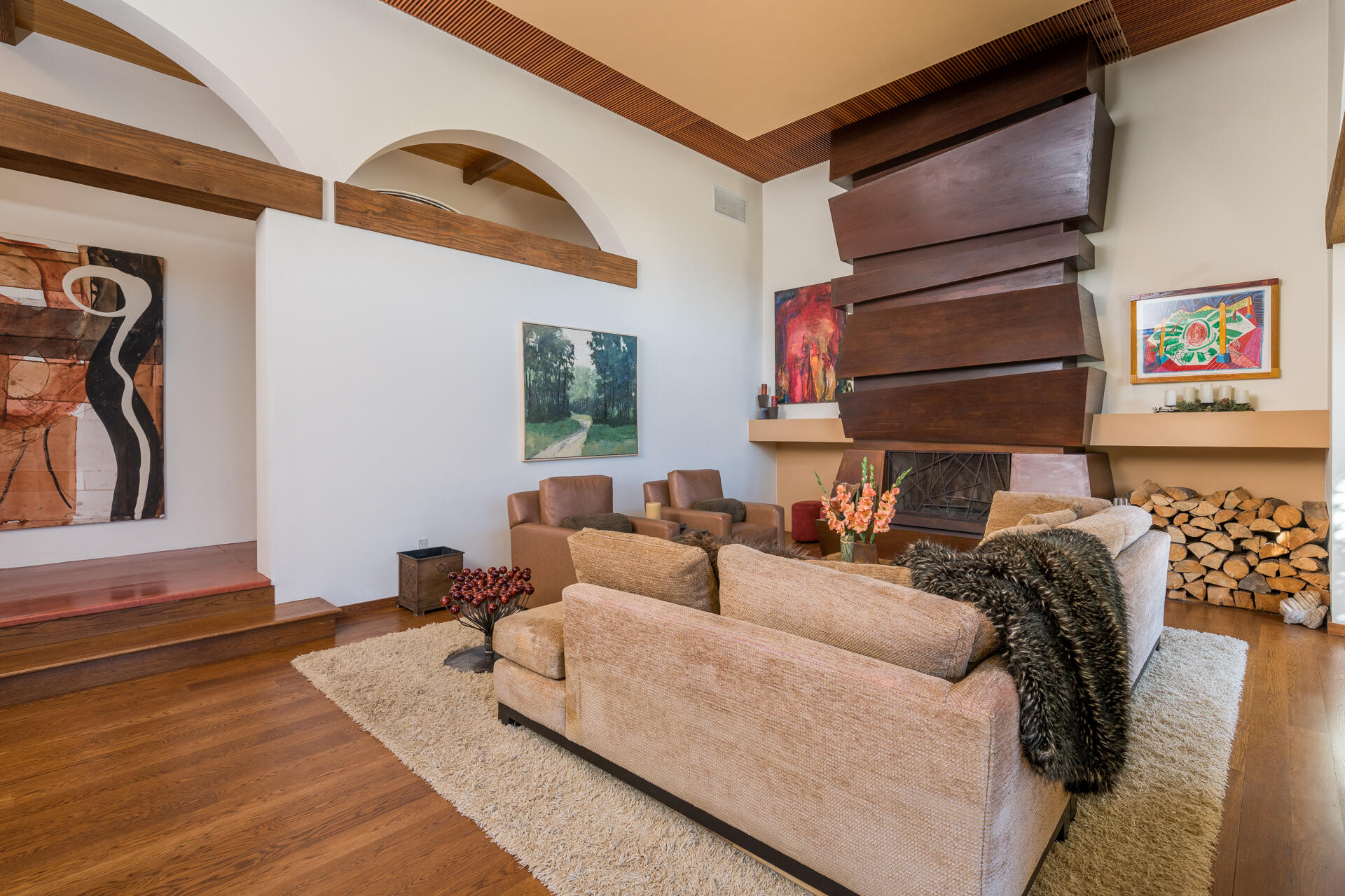 35 Greenhorn Road Blaine County, ID 83333 - Photo 10 of 55 Living room off artwalls in hallway