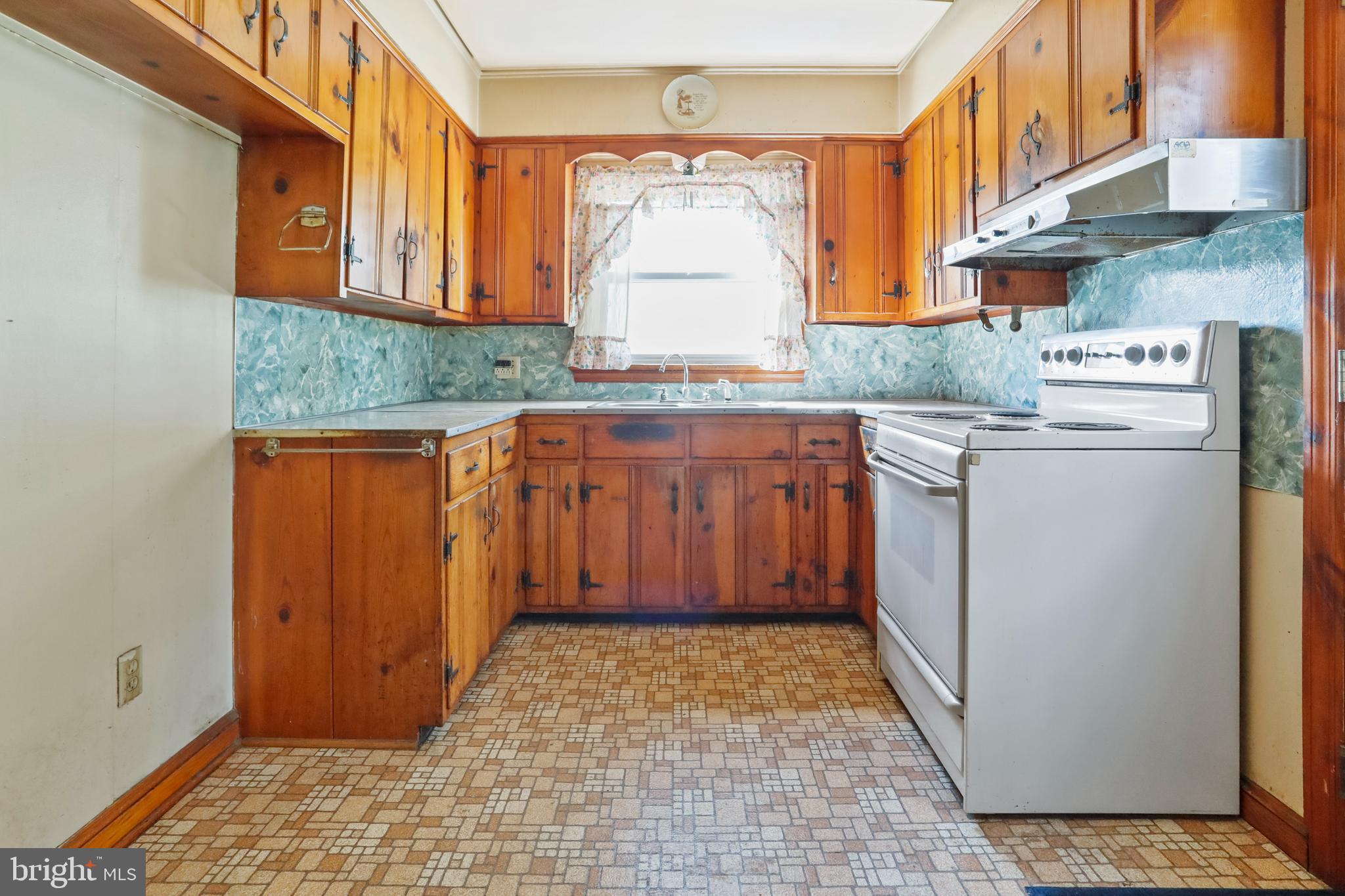 2690 Valley Road Berkeley Springs, WV 25411 - Photo 8 of 48 Gallery Image 8