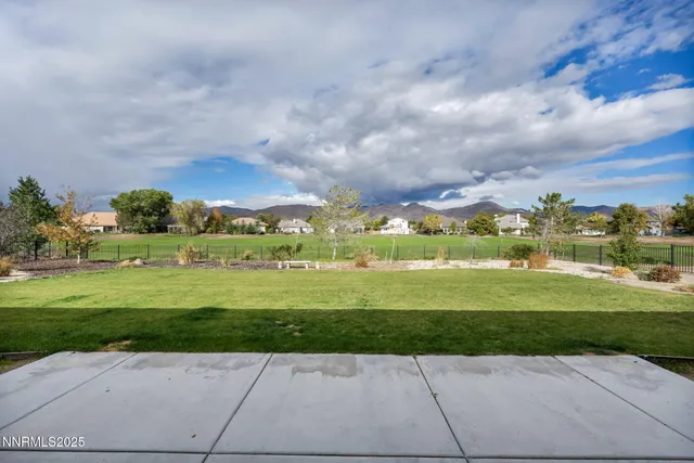$700,000 | 357 Bayhill Circle, Dayton, NV 89403