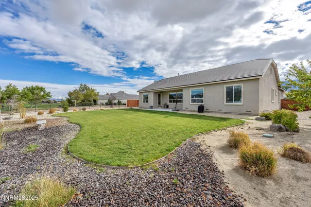$700,000 | 357 Bayhill Circle, Dayton, NV 89403