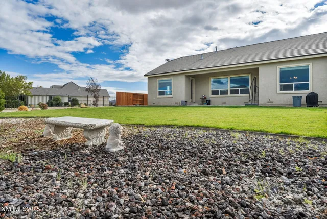 $700,000 | 357 Bayhill Circle, Dayton, NV 89403