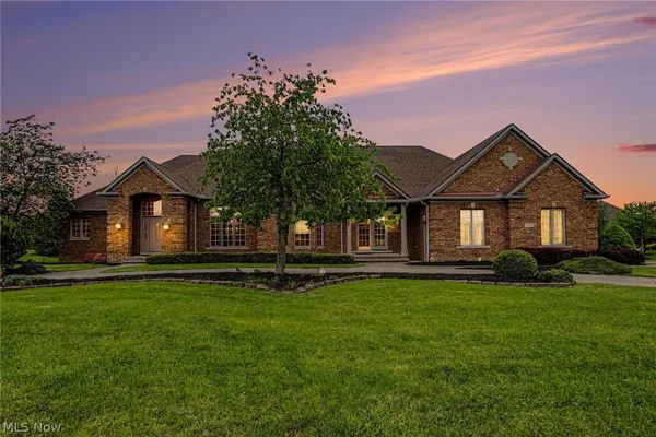 $1,100,000 | 6291 Maypine Farm Drive, Highland Heights, OH 44143