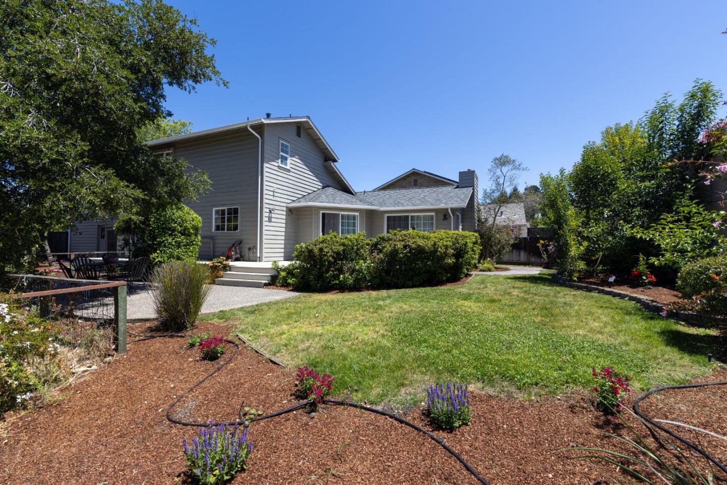 123 Reed Way Santa Cruz, CA 95060 - Photo 27 of 39 a house view with a garden space