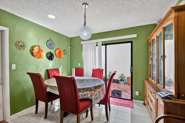 $420,000 | 2 Cambridge Place, Boynton Beach, FL 33426
