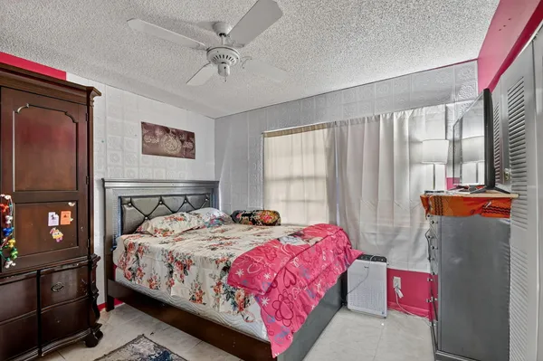 $420,000 | 2 Cambridge Place, Boynton Beach, FL 33426