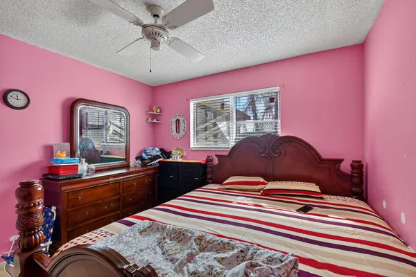 $420,000 | 2 Cambridge Place, Boynton Beach, FL 33426