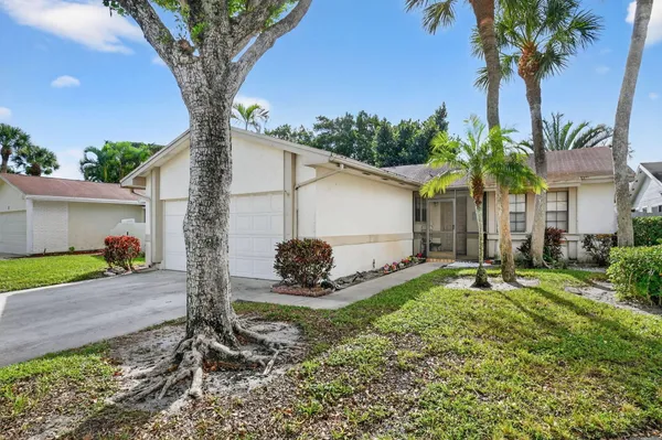 $420,000 | 2 Cambridge Place, Boynton Beach, FL 33426