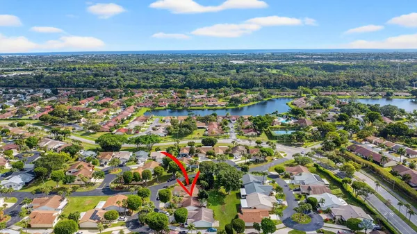 $420,000 | 2 Cambridge Place, Boynton Beach, FL 33426