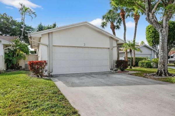 $420,000 | 2 Cambridge Place, Boynton Beach, FL 33426
