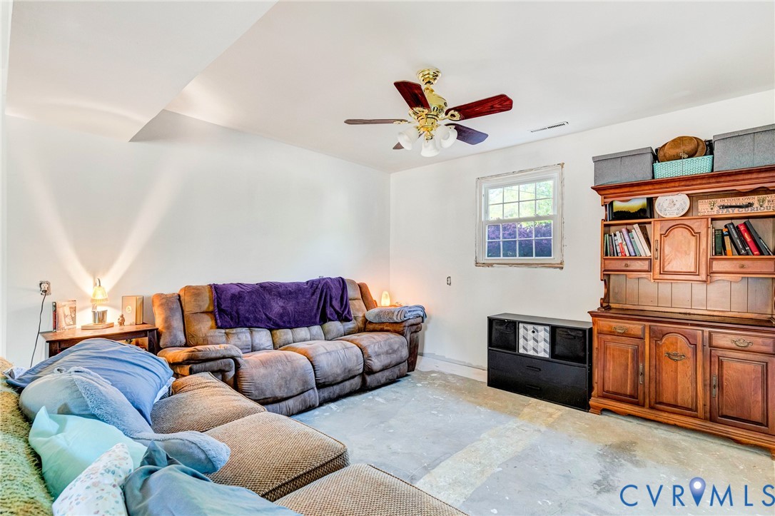 9737 Graves Road Petersburg, VA 23803 - Photo 22 of 35