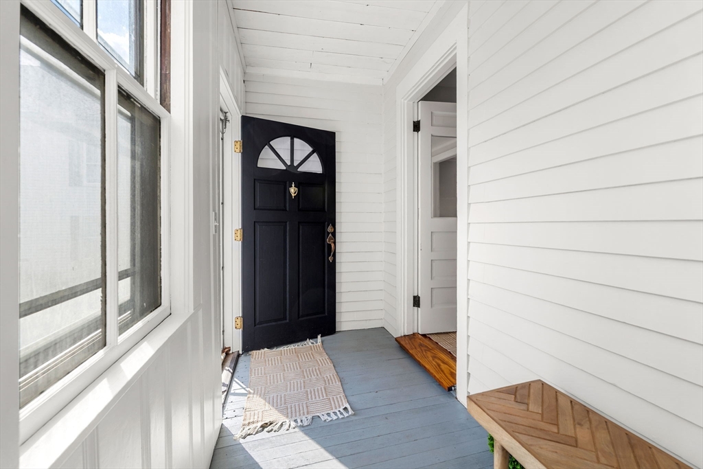 47 Elliott Street Beverly, MA 01915 - Photo 4 of 39