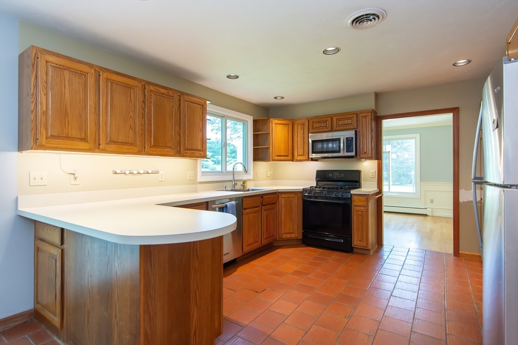 16 Walnut Hill Road Millis, MA 02054 - Photo 7 of 42 Gallery Image 7