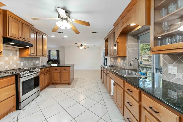 $392,000 | 606 Packer Court, Webster, TX 77598