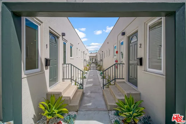 $2,595 | 1217 9th Street, Unit 12, Santa Monica, CA 90401