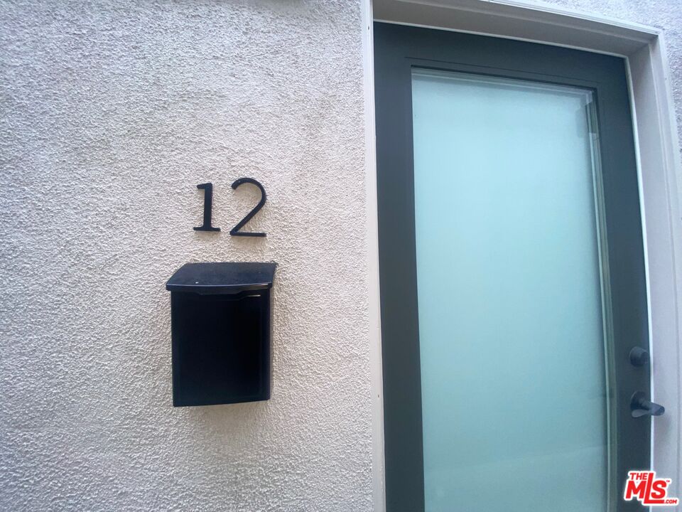 1217 9th Street, Unit 12 Santa Monica, CA 90401 - Photo 4 of 10