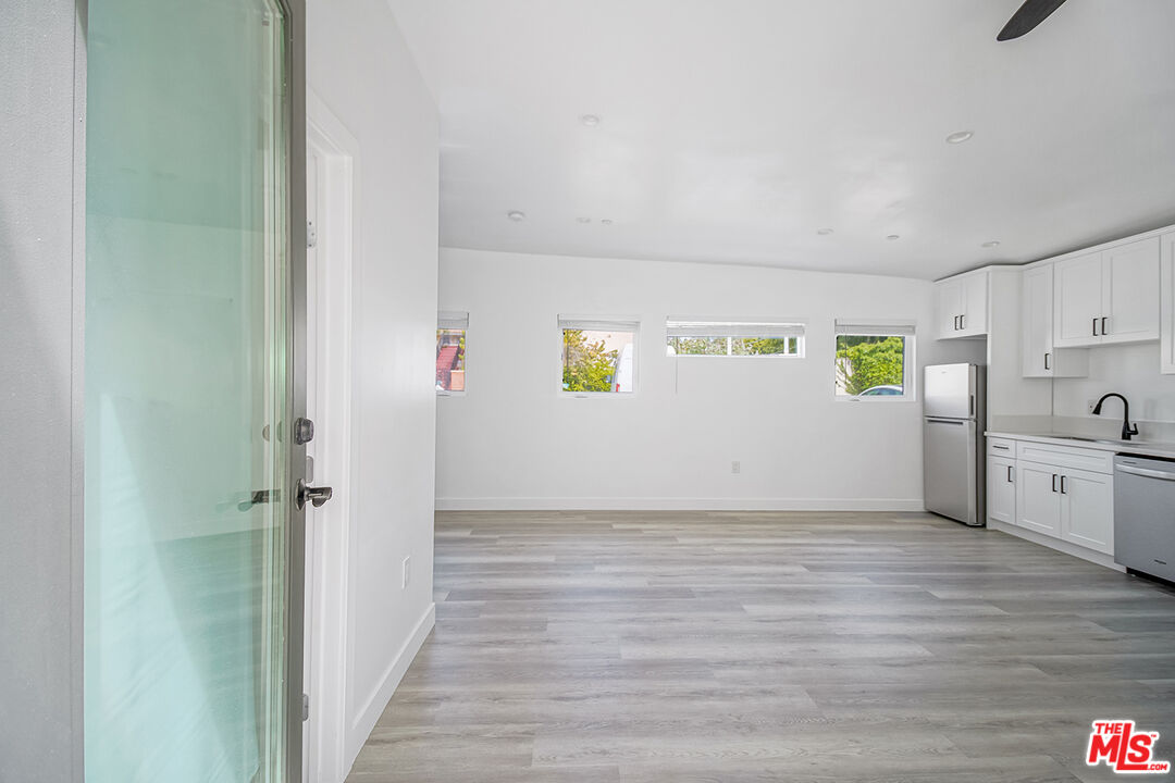 1217 9th Street, Unit 12 Santa Monica, CA 90401 - Photo 5 of 10