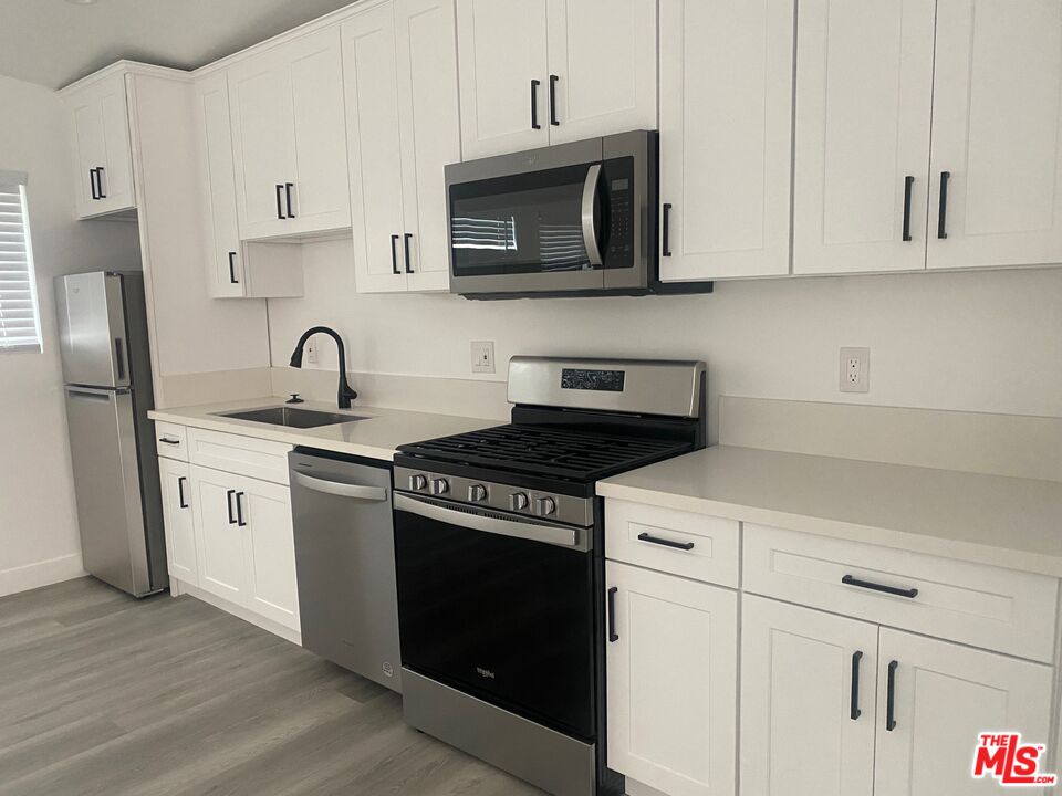 1217 9th Street, Unit 12 Santa Monica, CA 90401 - Photo 7 of 10