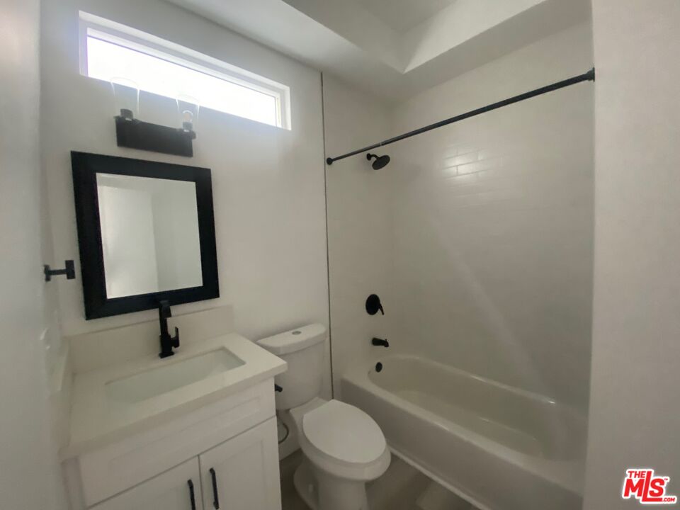 1217 9th Street, Unit 12 Santa Monica, CA 90401 - Photo 10 of 10