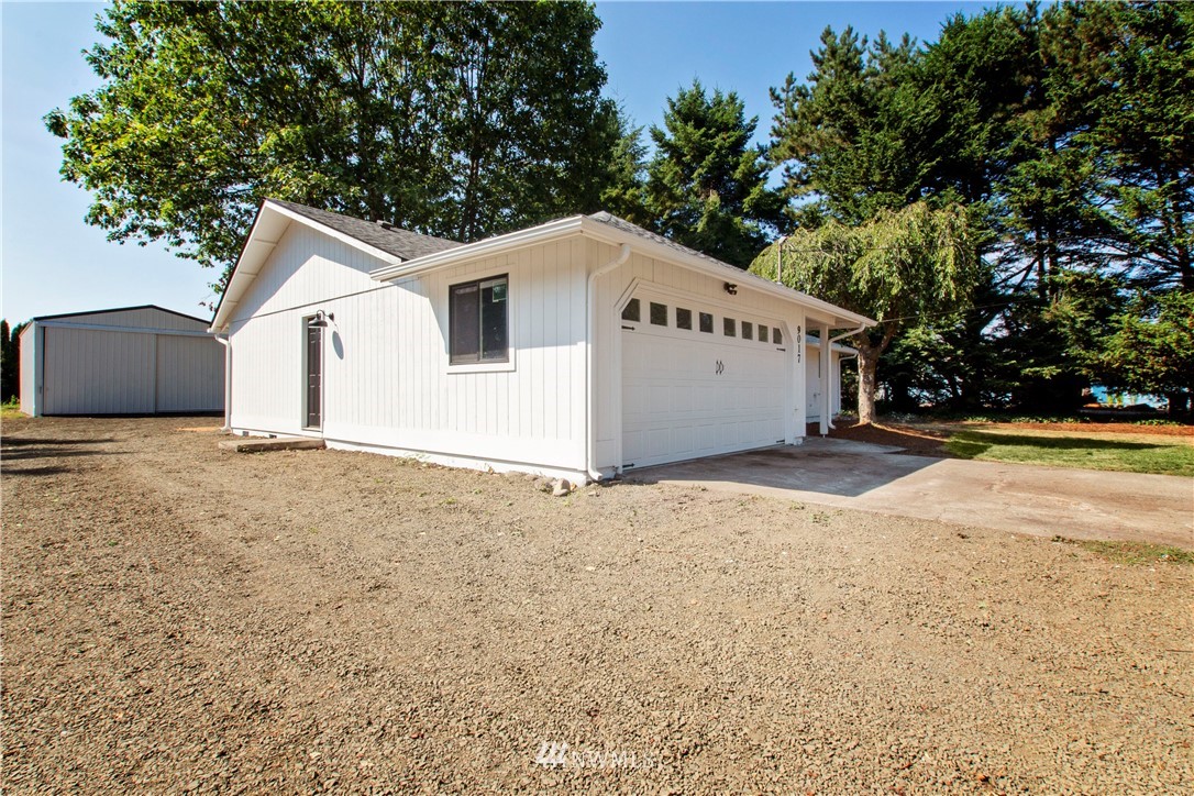 9017 178th Way Southwest Rochester, WA 98579 - Photo 4 of 32