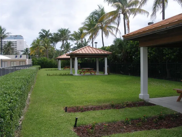 $2,700 | 2625 Collins Avenue, Unit 301, Miami Beach, FL 33140