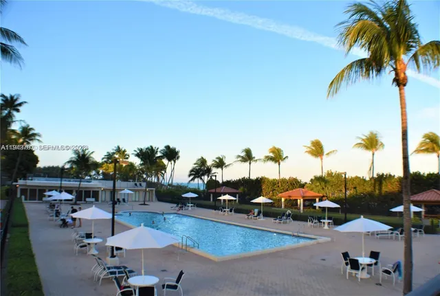 $2,700 | 2625 Collins Avenue, Unit 301, Miami Beach, FL 33140