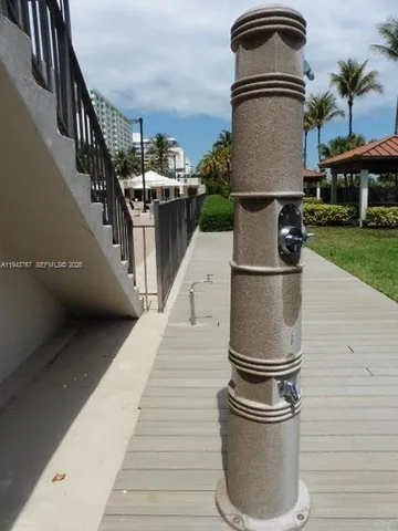 $2,700 | 2625 Collins Avenue, Unit 301, Miami Beach, FL 33140