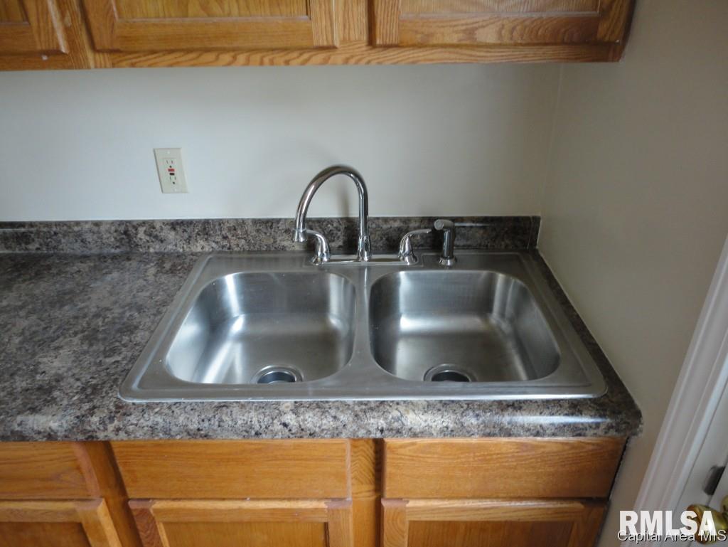 2349 Cincinnati Avenue Springfield, IL 62702 - Photo 5 of 13
