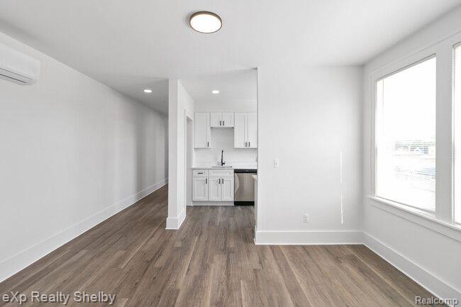 259 West Nine Mile Road, Unit 304 Ferndale, MI 48220 - Photo 9 of 24