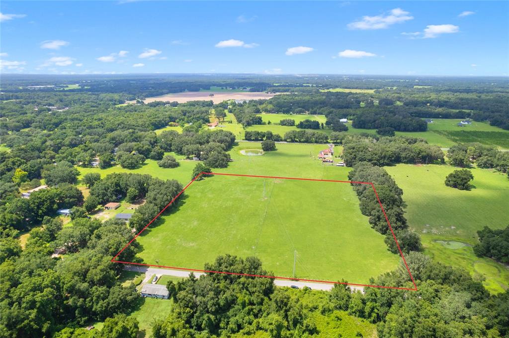 552 Cr Bushnell Bushnell, FL 33513 - Photo 9 of 21 a view of a city