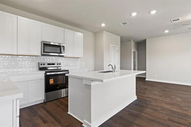 $1,785 | 244 Little Grn Trail, Jarrell, TX 76537