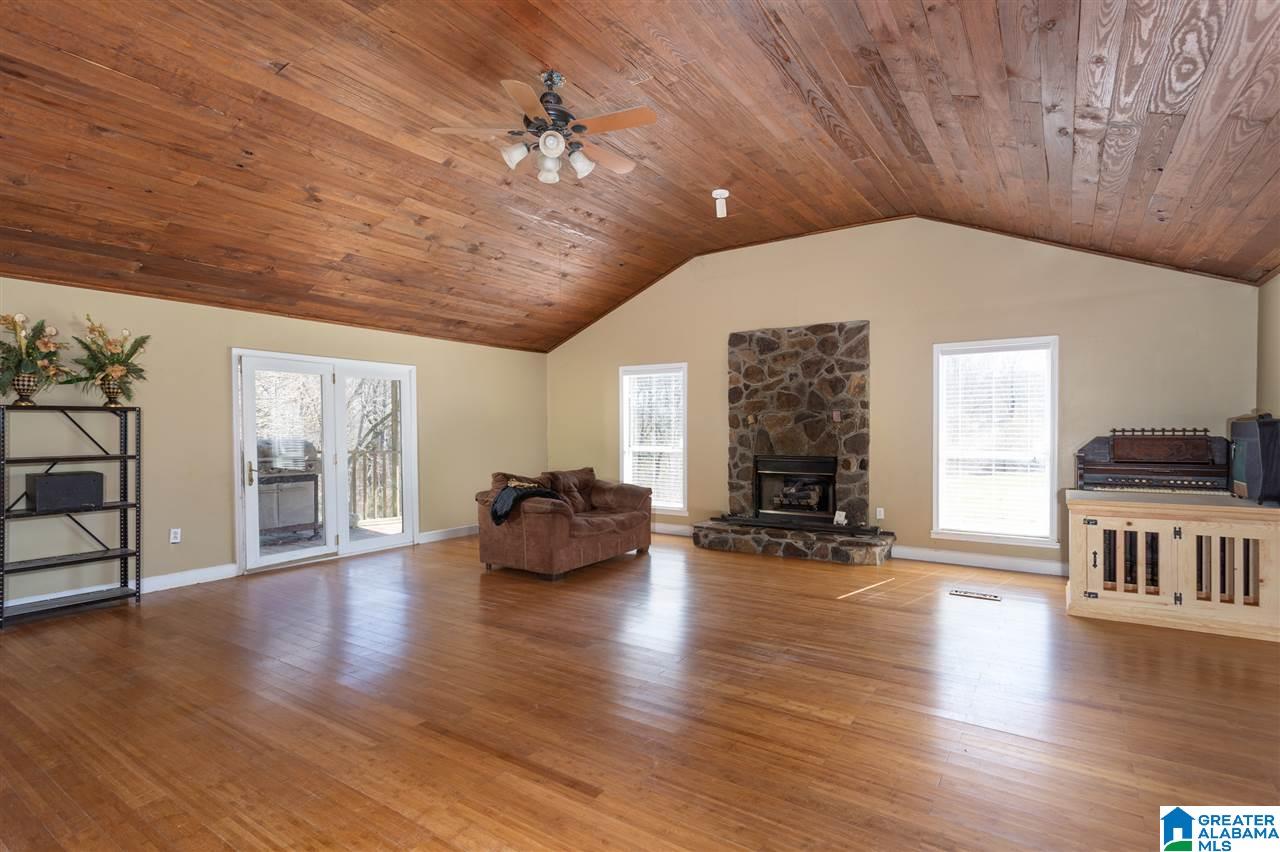 10576 County Road 24 Oneonta, AL 35121 - Photo 3 of 17