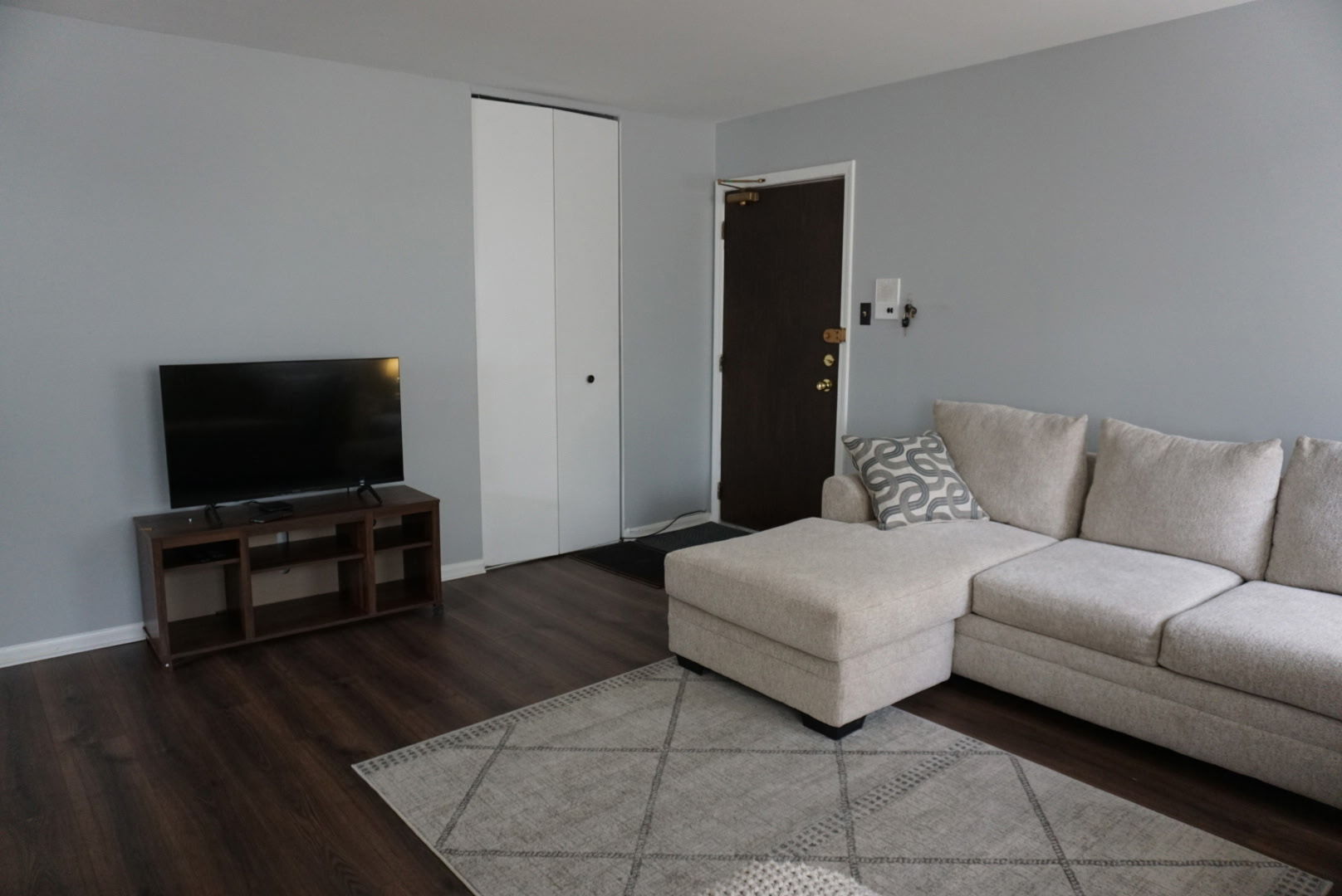4042 Charleston Road Matteson, IL 60443 - Photo 5 of 27
