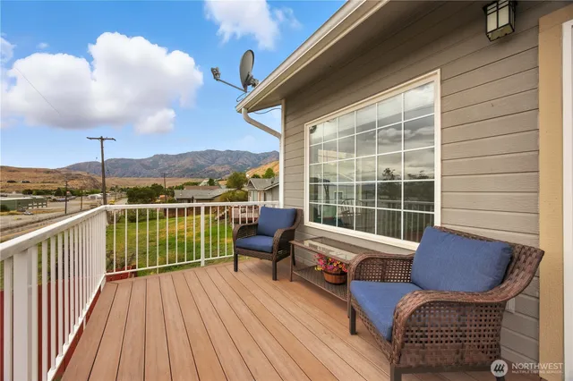 $420,000 | 121 Pryor Drive, Pateros, WA 98846