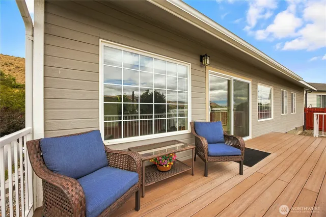 $420,000 | 121 Pryor Drive, Pateros, WA 98846