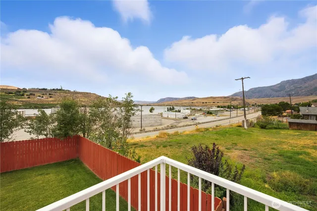 $420,000 | 121 Pryor Drive, Pateros, WA 98846