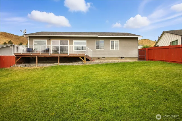 $420,000 | 121 Pryor Drive, Pateros, WA 98846